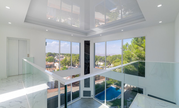 Herverkoop - 3. Halfvrijstaand huis - Los Balcones - Costa Blanca Zuid