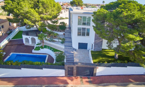 Herverkoop - 3. Halfvrijstaand huis - Los Balcones - Costa Blanca Zuid