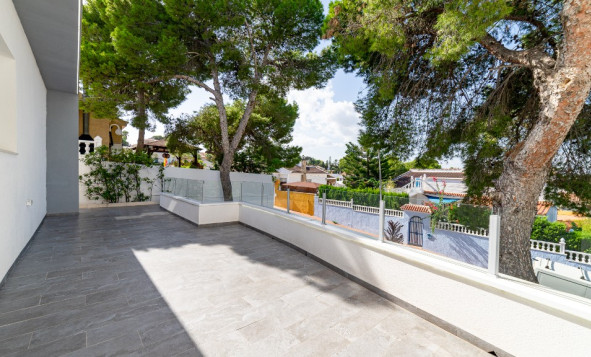 Herverkoop - 3. Halfvrijstaand huis - Los Balcones - Costa Blanca Zuid