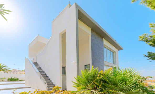 Herverkoop - 3. Halfvrijstaand huis - Los Balcones - Costa Blanca Zuid