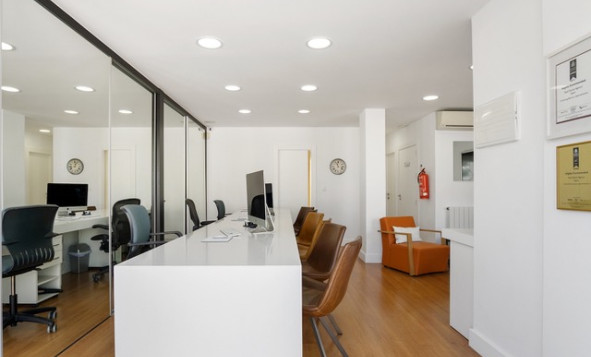 Herverkoop - Commercieel vastgoed - Torrevieja - Costa Blanca Zuid