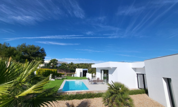 Herverkoop - 3. Halfvrijstaand huis - Las Colinas Golf and Country Club - Costa Blanca Zuid