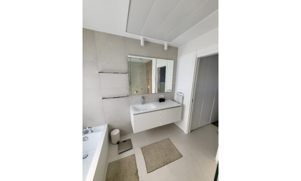 Herverkoop - 3. Halfvrijstaand huis - Las Colinas Golf and Country Club - Costa Blanca Zuid