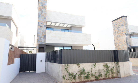 Herverkoop - 3. Halfvrijstaand huis - Los Alcazares - Costa Calida