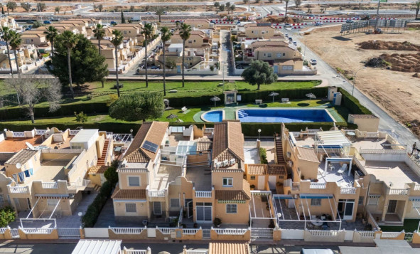 Herverkoop - 4. Halfvrijstaande villa - Torrevieja - Costa Blanca Zuid