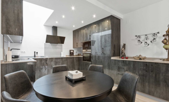 Herverkoop - 4. Halfvrijstaande villa - Torrevieja - Costa Blanca Zuid