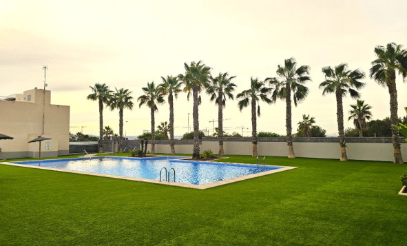 Herverkoop - 2. Town house / tussenwoning - Torrevieja - Costa Blanca Zuid