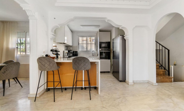 Herverkoop - 3. Halfvrijstaand huis - Villamartin - Costa Blanca Zuid