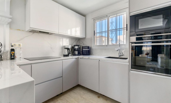 Herverkoop - 3. Halfvrijstaand huis - Villamartin - Costa Blanca Zuid