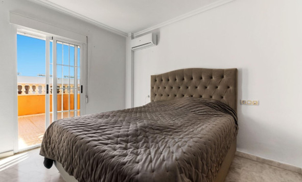 Herverkoop - 3. Halfvrijstaand huis - Villamartin - Costa Blanca Zuid