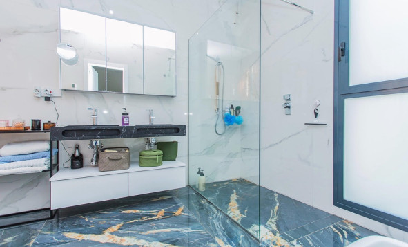 Herverkoop - 3. Halfvrijstaand huis - Las Colinas Golf and Country Club - Costa Blanca Zuid