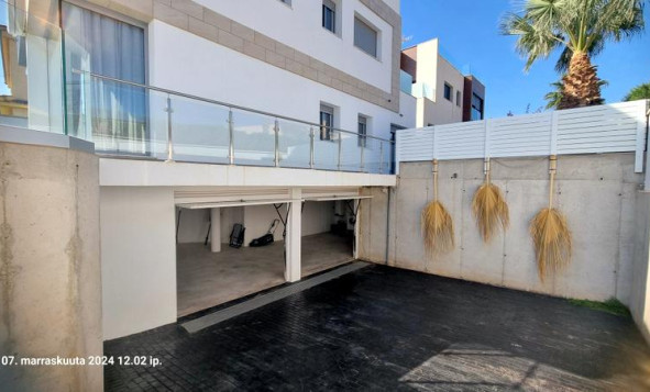 Herverkoop - 3. Halfvrijstaand huis - Los Balcones - Costa Blanca Zuid