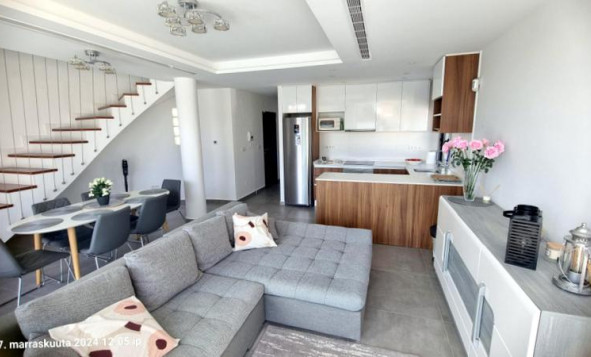 Herverkoop - 3. Halfvrijstaand huis - Los Balcones - Costa Blanca Zuid