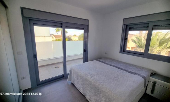 Herverkoop - 3. Halfvrijstaand huis - Los Balcones - Costa Blanca Zuid