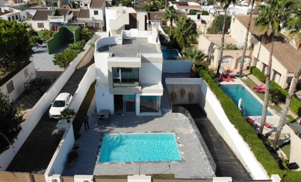 Herverkoop - 3. Halfvrijstaand huis - Los Balcones - Costa Blanca Zuid