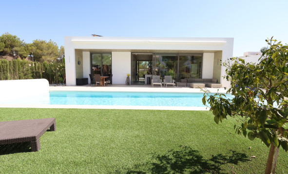 Reventa - 3. Casa pareada - Las Colinas Golf and Country Club - Costa Blanca Sur