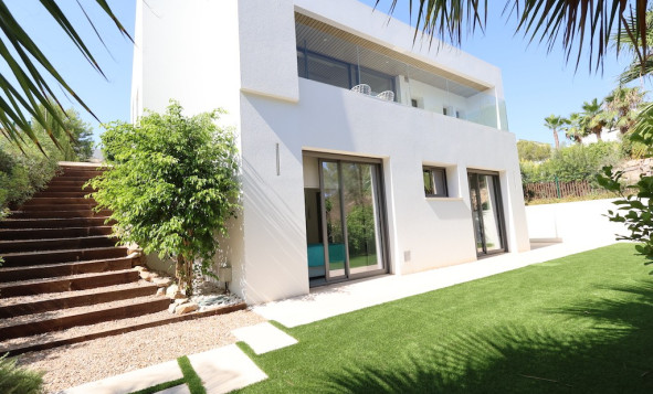 Reventa - 3. Casa pareada - Las Colinas Golf and Country Club - Costa Blanca Sur