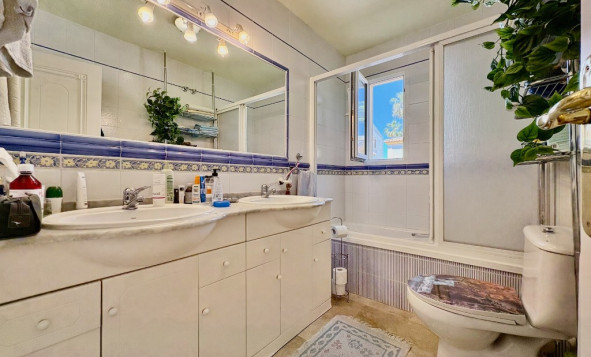 Herverkoop - 3. Halfvrijstaand huis - Villamartin - Costa Blanca Zuid