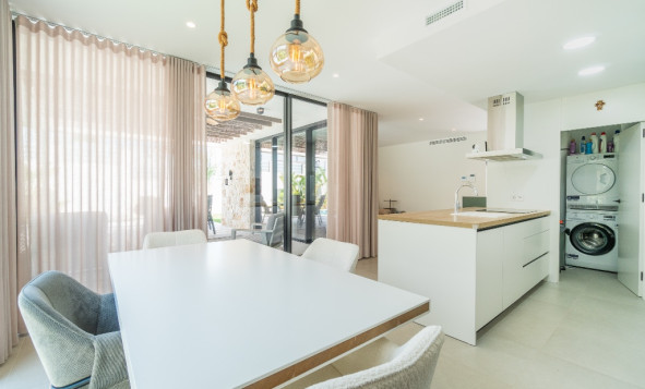 Herverkoop - 3. Halfvrijstaand huis - Los Balcones - Costa Blanca Zuid