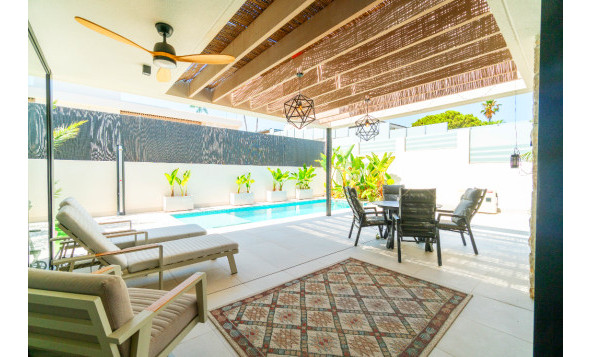 Herverkoop - 3. Halfvrijstaand huis - Los Balcones - Costa Blanca Zuid