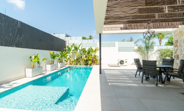 Herverkoop - 3. Halfvrijstaand huis - Los Balcones - Costa Blanca Zuid