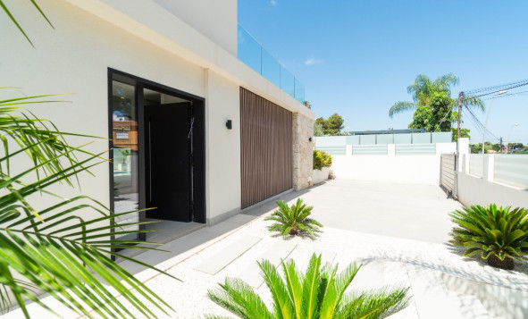 Herverkoop - 3. Halfvrijstaand huis - Los Balcones - Costa Blanca Zuid