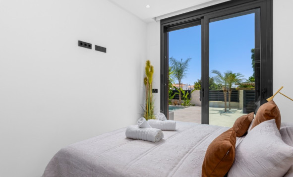 Herverkoop - 3. Halfvrijstaand huis - Alicante - Costa Blanca Noord