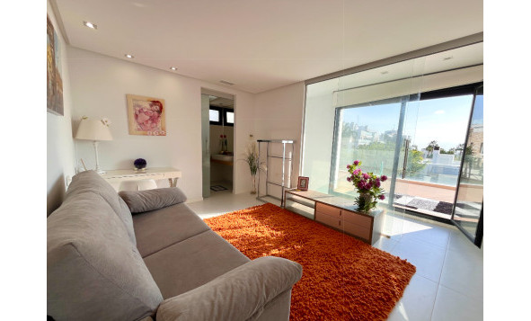 Herverkoop - 4. Halfvrijstaande villa - Los Dolses - Costa Blanca Zuid