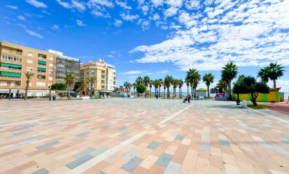 Resale - 1. Apartment / flat - La Mata - Costa Blanca South