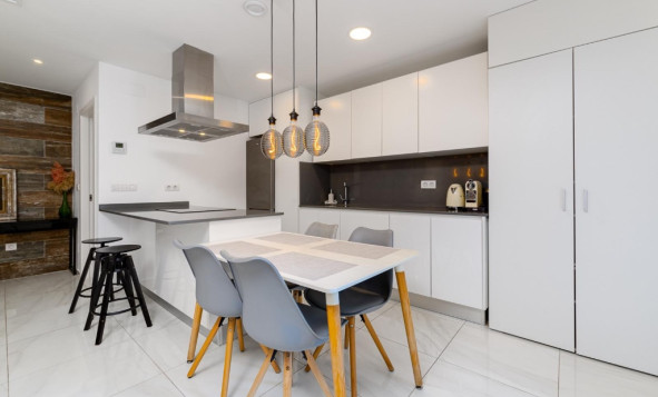 Herverkoop - 4. Halfvrijstaande villa - Orihuela Costa - Costa Blanca Zuid