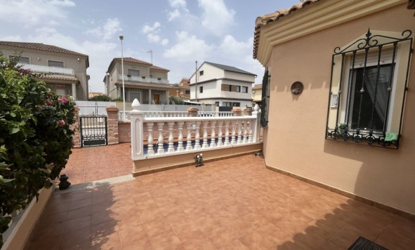 Herverkoop - 4. Halfvrijstaande villa - Almoradí - Costa Blanca Zuid