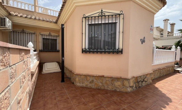 Herverkoop - 4. Halfvrijstaande villa - Almoradí - Costa Blanca Zuid