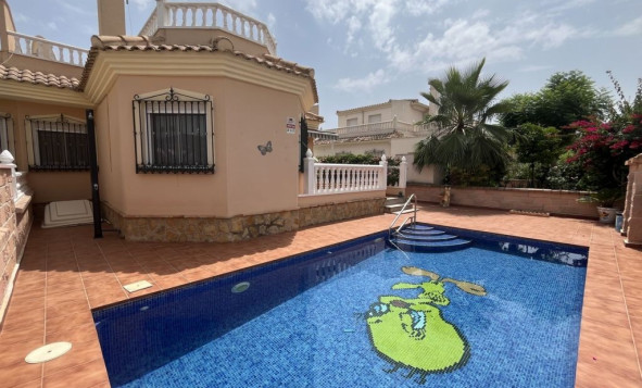 Herverkoop - 4. Halfvrijstaande villa - Almoradí - Costa Blanca Zuid