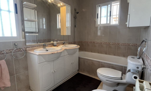 Herverkoop - 4. Halfvrijstaande villa - Algorfa - Costa Blanca Zuid