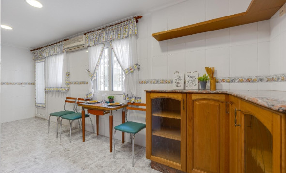 Herverkoop - 1. Appartement / flat - Torrevieja - Costa Blanca Zuid