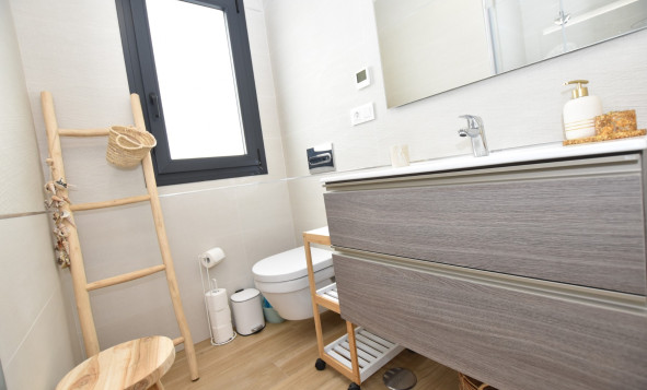 Herverkoop - 1. Appartement / flat - Torrevieja - Costa Blanca Zuid