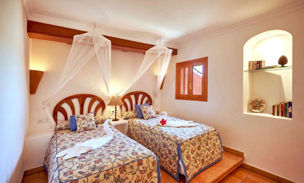 Herverkoop - 3. Halfvrijstaand huis - Port d'Andratx - Mallorca