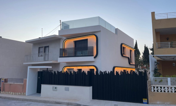 Herverkoop - 3. Halfvrijstaand huis - Torre de la Horadada - Costa Blanca Zuid