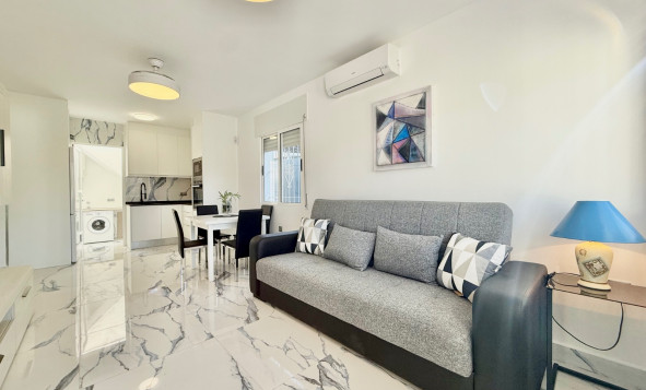 Herverkoop - 4. Halfvrijstaande villa - Torrevieja - Costa Blanca Zuid