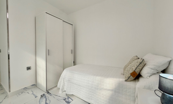 Herverkoop - 4. Halfvrijstaande villa - Torrevieja - Costa Blanca Zuid