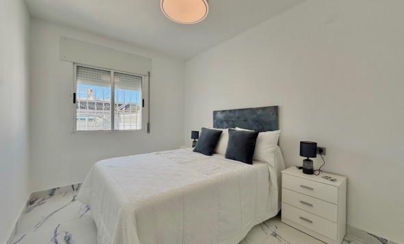 Herverkoop - 4. Halfvrijstaande villa - Torrevieja - Costa Blanca Zuid