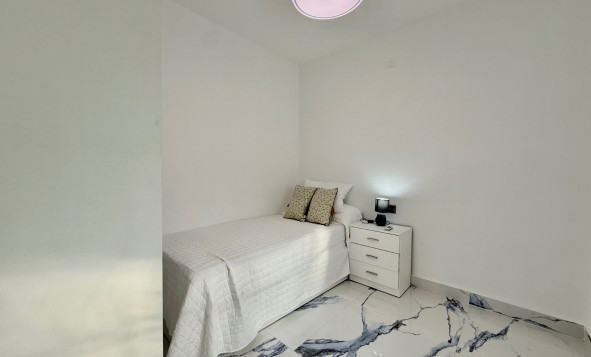 Herverkoop - 4. Halfvrijstaande villa - Torrevieja - Costa Blanca Zuid