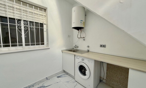 Herverkoop - 4. Halfvrijstaande villa - Torrevieja - Costa Blanca Zuid