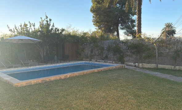 Resale - 4. Semi-detached villa - Dolores - Costa Blanca South