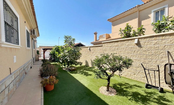 Resale - 3. Semi-detached house - Torrevieja - Costa Blanca South