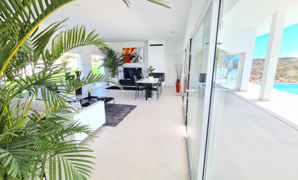 Herverkoop - 3. Halfvrijstaand huis - La Marina - Costa Blanca Noord