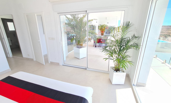 Herverkoop - 3. Halfvrijstaand huis - La Marina - Costa Blanca Noord