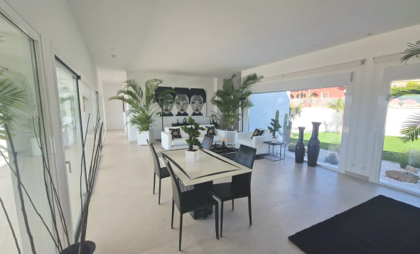 Herverkoop - 3. Halfvrijstaand huis - La Marina - Costa Blanca Noord