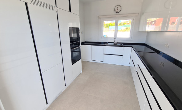 Herverkoop - 3. Halfvrijstaand huis - La Marina - Costa Blanca Noord