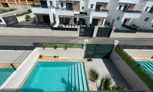 Herverkoop - 3. Halfvrijstaand huis - Benijofar - Costa Blanca Zuid